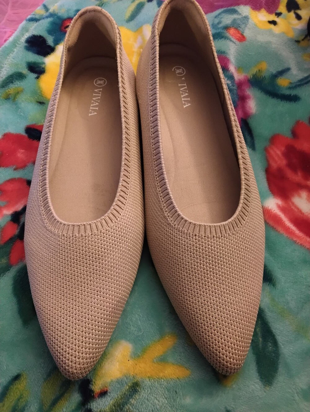 VIVAIA Women's size 7.5 7 Tan Knit Pointed Toe cushioned insole Ballet Flats